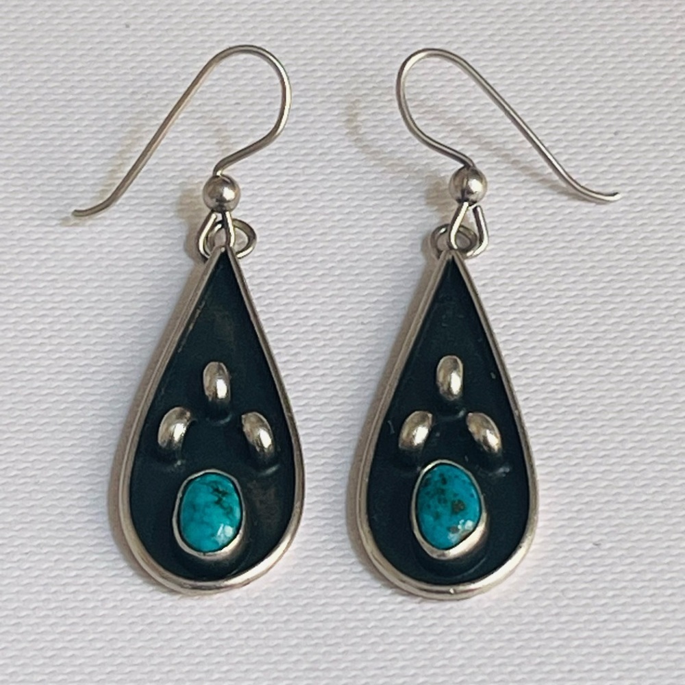 VTG Native American Navajo Sterling
Cabochon Turquoise Shadow Box
Earrings